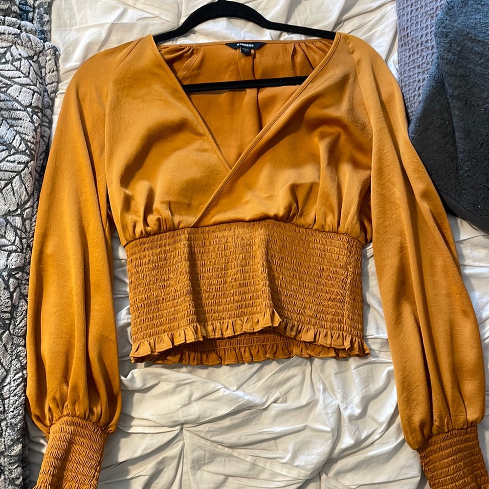 long sleeve crossover crop
